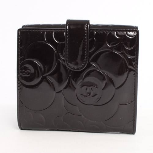 シャネル スーパーコピー CHANEL カメリア エナメル 二つ折財布 ブラック＆シルバー A47422