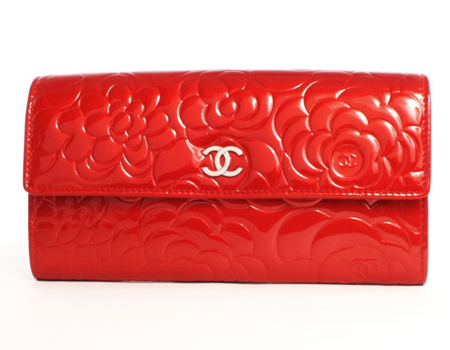 シャネル スーパーコピー CHANEL カメリア エナメル 長財布 ルージュレッド＆シルバー A50084