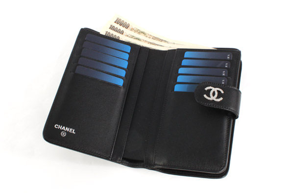 シャネル スーパーコピー CHANEL キャビアスキン 二つ折財布 ブラック＆シルバー A50170