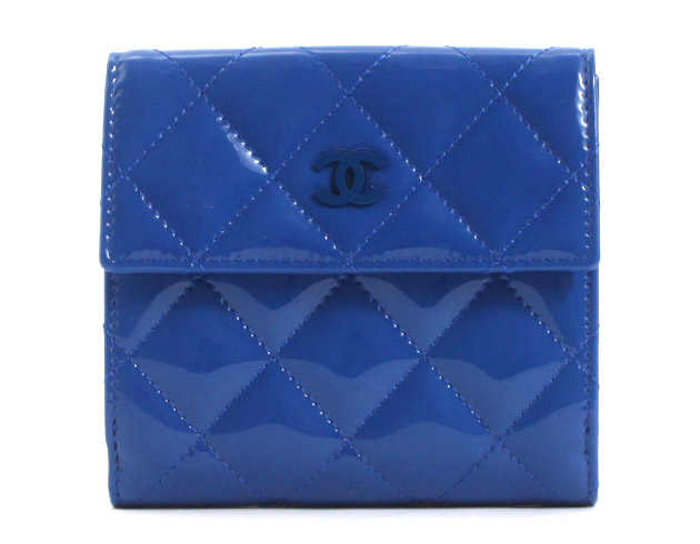 シャネル スーパーコピー CHANEL マトラッセライン エナメル 二つ折財布 ブルー A48980