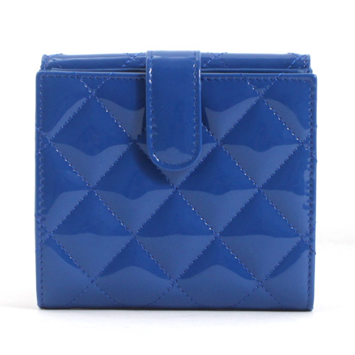 シャネル スーパーコピー CHANEL マトラッセライン エナメル 二つ折財布 ブルー A48980