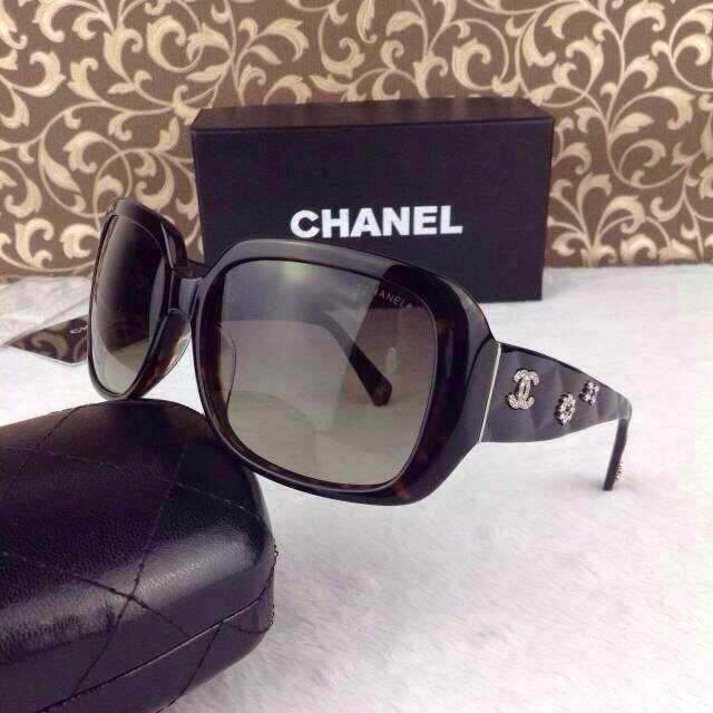 2014年の新作 Chanelシャネルスーパーコピー樹脂ダイヤモンドトゥルーカラーサングラスレディースサングラス G19