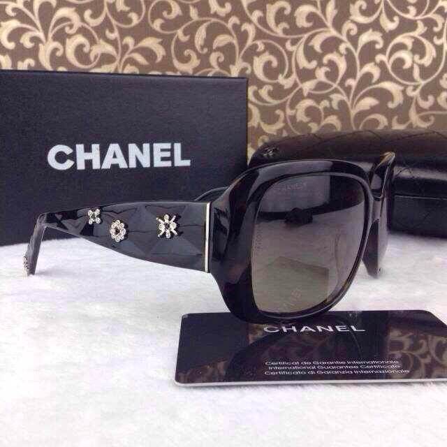 2014年の新作 Chanelシャネルスーパーコピー樹脂ダイヤモンドトゥルーカラーサングラスレディースサングラス G19