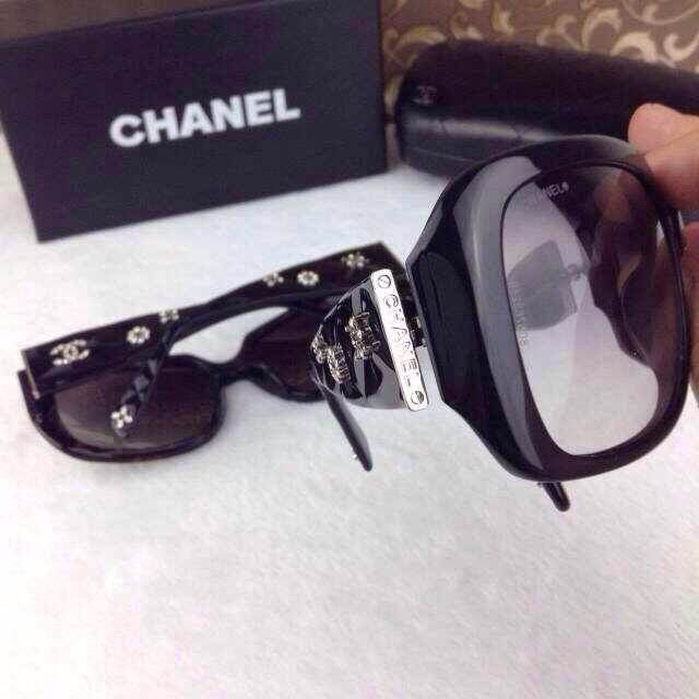 2014年の新作 Chanelシャネルスーパーコピー樹脂ダイヤモンドトゥルーカラーサングラスレディースサングラス G19