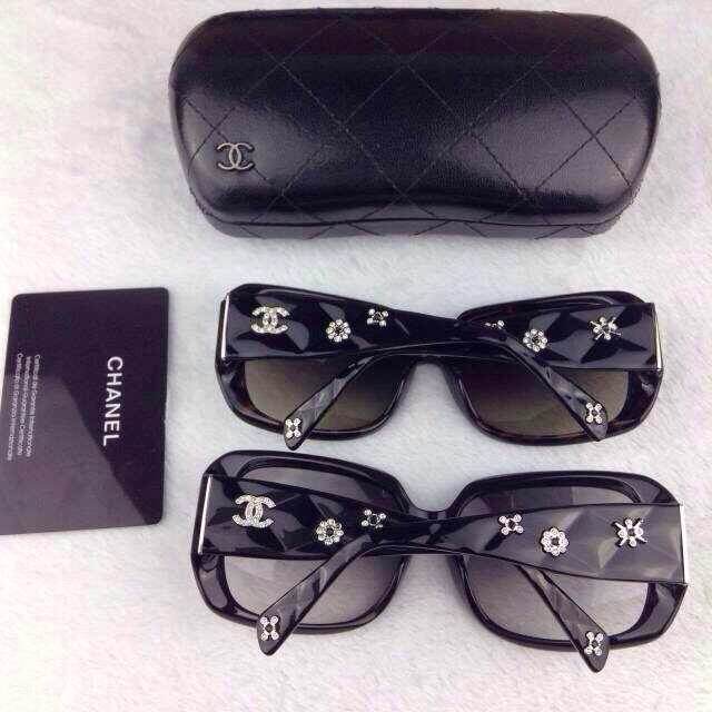 2014年の新作 Chanelシャネルスーパーコピー樹脂ダイヤモンドトゥルーカラーサングラスレディースサングラス G19