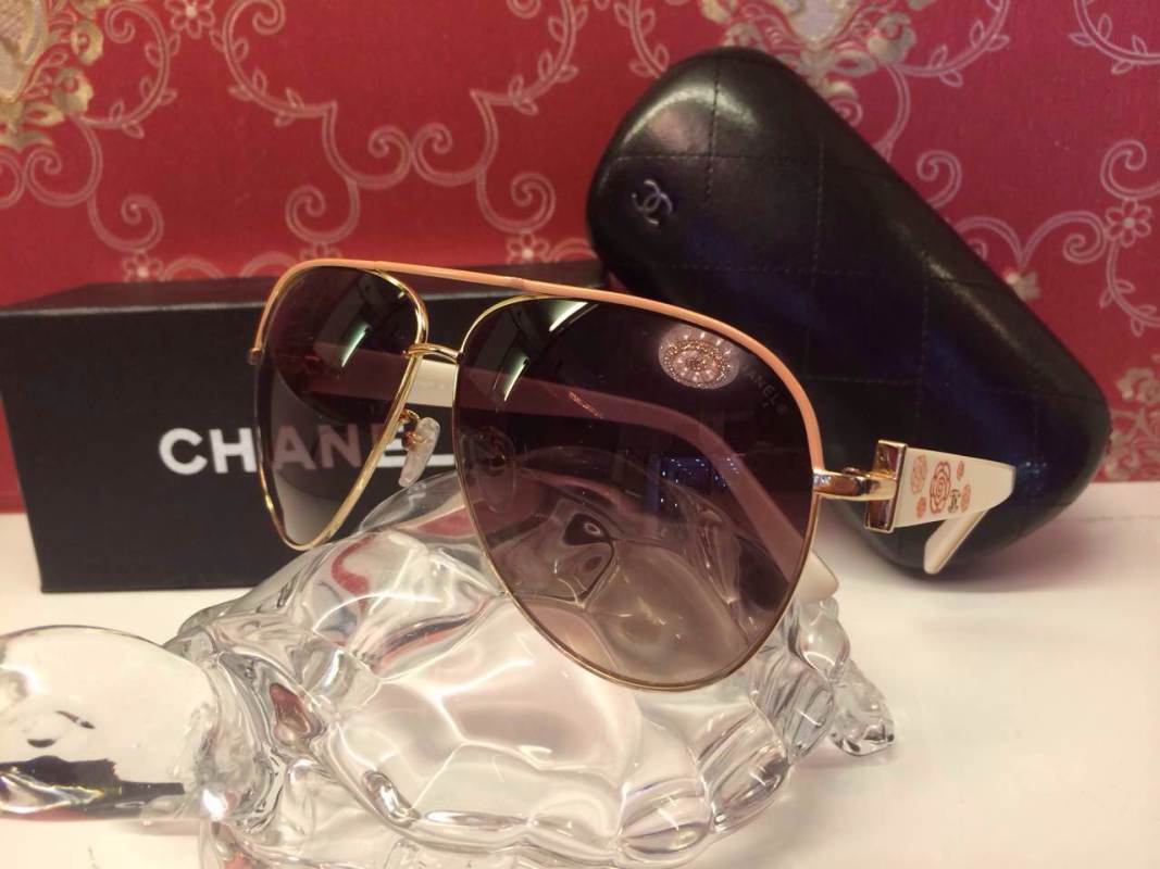 2014年の新作 Chanel シャネルスーパーコピー樹脂ダイヤモンドトゥルーカラーサングラスレディースサングラス G23