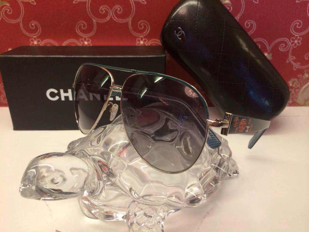 2014年の新作 Chanel シャネルスーパーコピー樹脂ダイヤモンドトゥルーカラーサングラスレディースサングラス G23