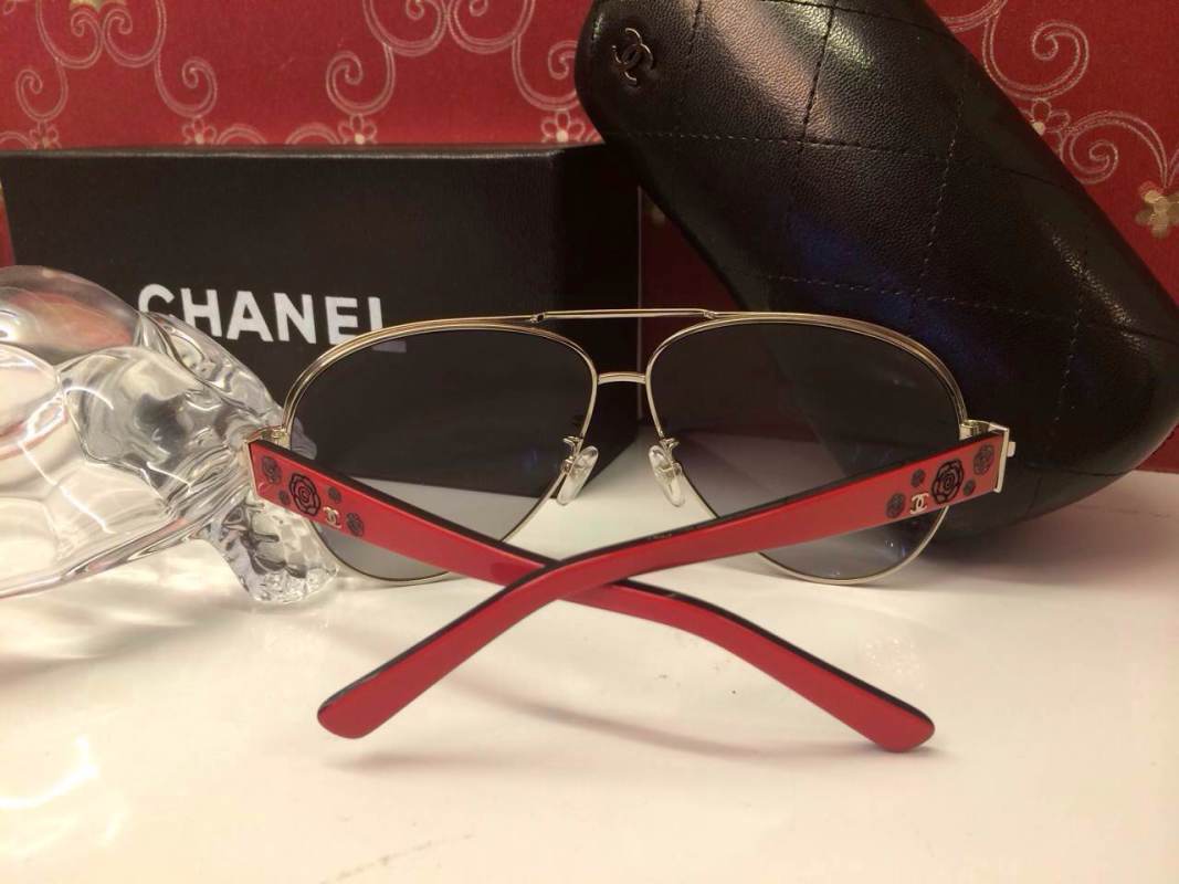 2014年の新作 Chanel シャネルスーパーコピー樹脂ダイヤモンドトゥルーカラーサングラスレディースサングラス G23