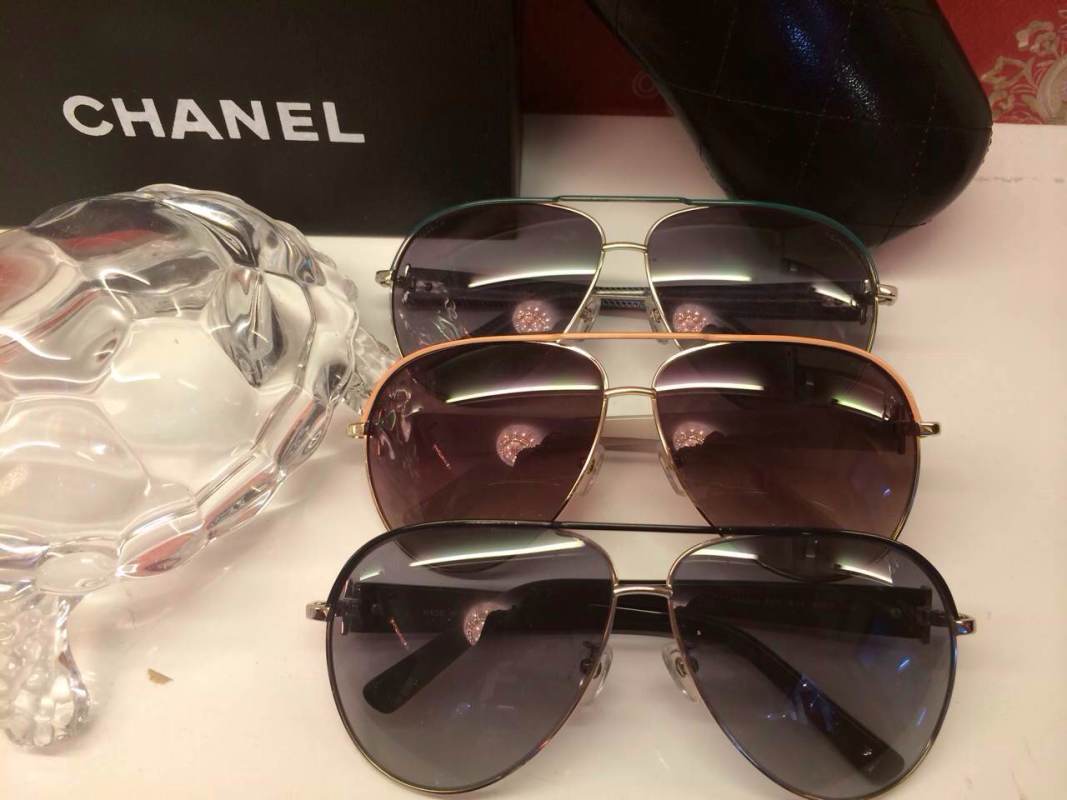 2014年の新作 Chanel シャネルスーパーコピー樹脂ダイヤモンドトゥルーカラーサングラスレディースサングラス G23