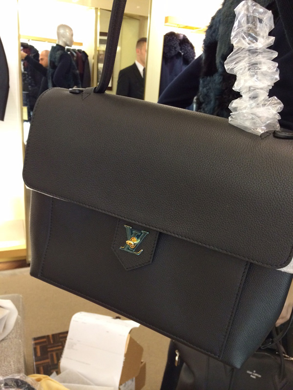 2015SS Louis Vuitton ルイヴィトンコピー★【最新でおしゃれ】軽くてお勧め選べる2色LOCKME