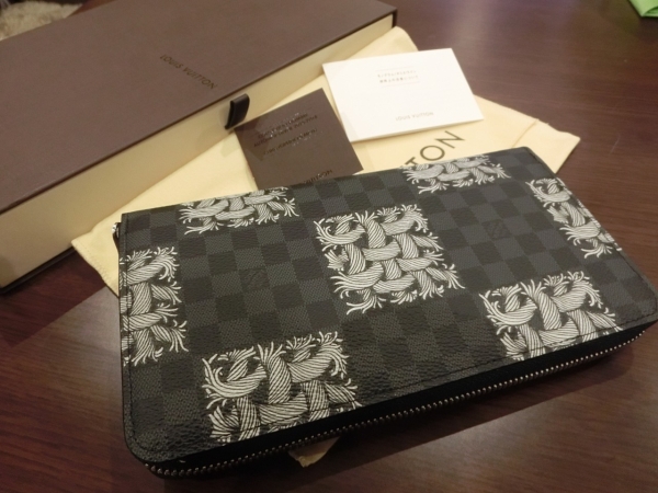 ルイヴィトン スーパーコピー LOUIS VUITTON 長財布 メンズ ダミエ･グラフィット N61214 ラウンドファスナー ジッピー・オーガナイザー クリストファー･ネメス 