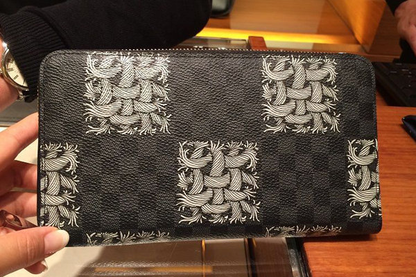 ルイヴィトン スーパーコピー LOUIS VUITTON 長財布 メンズ ダミエ･グラフィット N61214 ラウンドファスナー ジッピー・オーガナイザー クリストファー･ネメス 