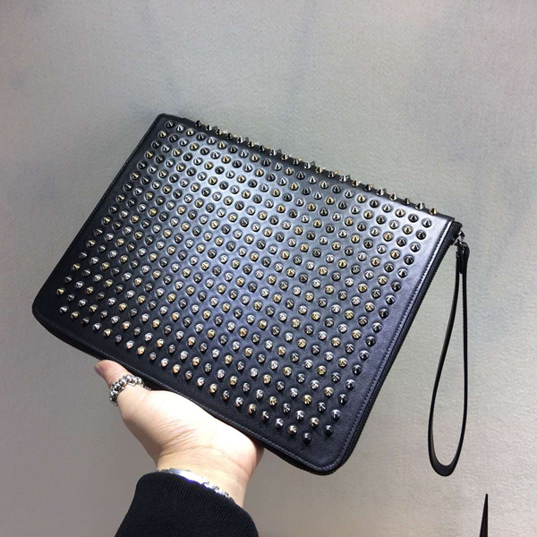 TOPセラー賞受賞┃ルブタン 財布 コピー┃Spiked leather iPad case