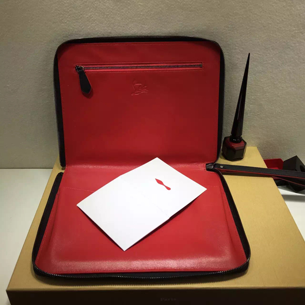 2016新作『入手困難★ルブタン 財布 コピー』 黒 クラッチバッグIPADケース