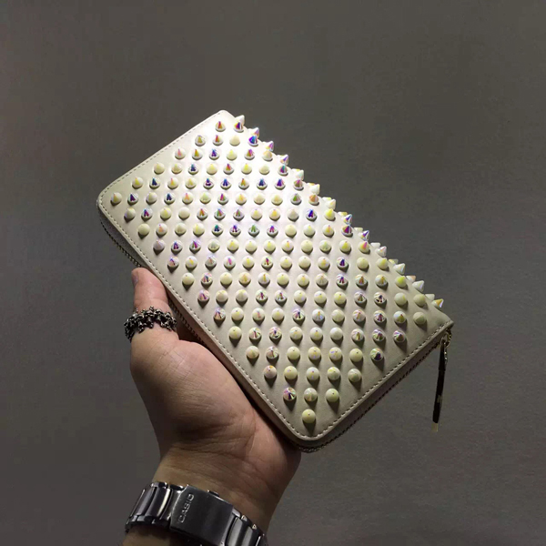 SS16新作 ルブタン 財布 コピー Christian Louboutin スタッズ長財布 アイボリー