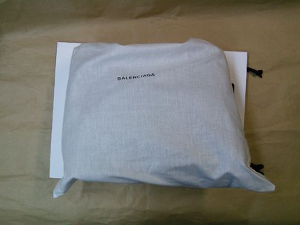 バレンシアガ トートバッグ コピー 最新作☆ネイビートートSレザー Balenciaga 完売前に♪