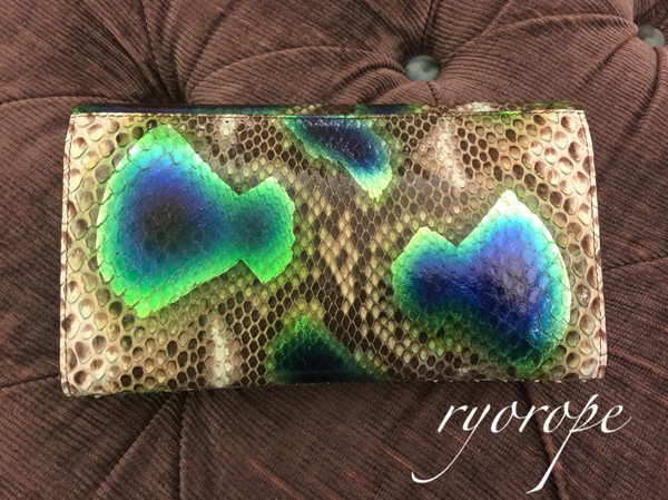 ★希少★【クリスチャンルブタン財布スーパーコピー】Macaron Flap Python (Electric / Gold)