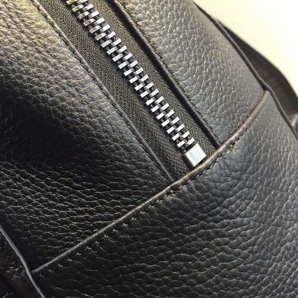 16新作 LOUBOUTIN ルブタンコピー ALIOSHA レザースタッズ バックパック 3155158CM53