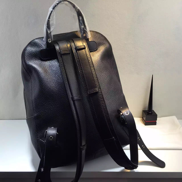 16新作 LOUBOUTIN ルブタンコピー ALIOSHA レザースタッズ バックパック 3155158CM53
