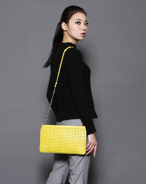 クリスチャン ルブタン 財布 コピー　ショルダー付 クラッチバッグLOUBIPOSH CLUTCH CALF PARIS/SPIKES 3120508 Y031