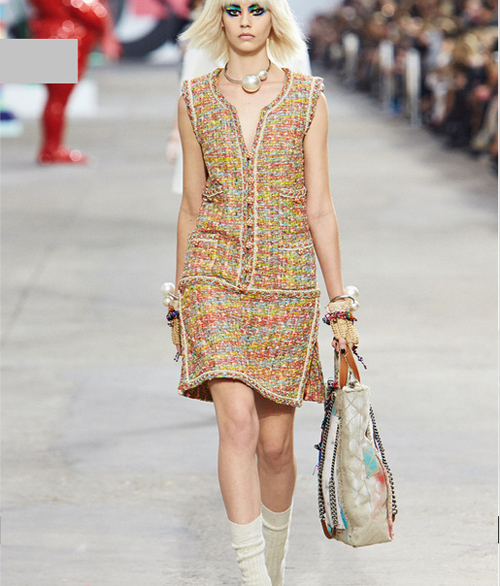 CHANELプリントキャンバストートバック 12578201