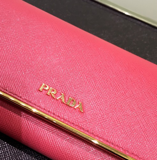 《ギフトに人気♪選べるお色♪》PRADAサフィアノフレーム長財布1MH132