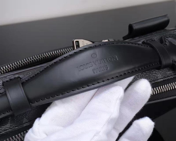 ルイヴィトンバックスーパーコピー バムバッグ M42906