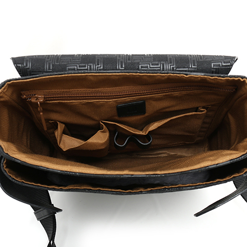 ダンヒル dunhill ディーエイト 【D-8】 カーフレザー＆塩化ビニール ショルダーバッグ ブラック L3RG60A 