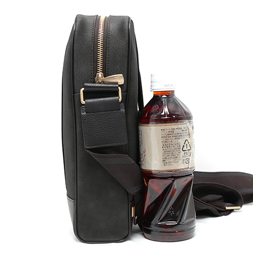 ダンヒル dunhill ディーエイト 【D-8】 カーフレザー＆塩化ビニール ショルダーバッグ ダークブラウン L3LH61B