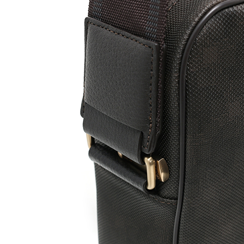 ダンヒル dunhill ディーエイト 【D-8】 カーフレザー＆塩化ビニール ショルダーバッグ ダークブラウン L3LH61B