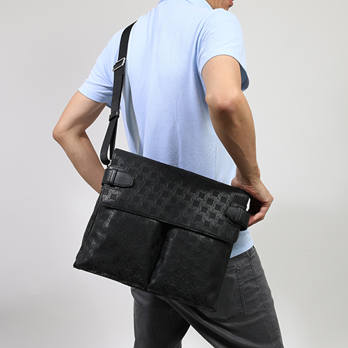 ダンヒル dunhill ディーエイト 【D-8】 カーフレザー＆塩化ビニール ショルダーバッグ ブラック L3LH65A 