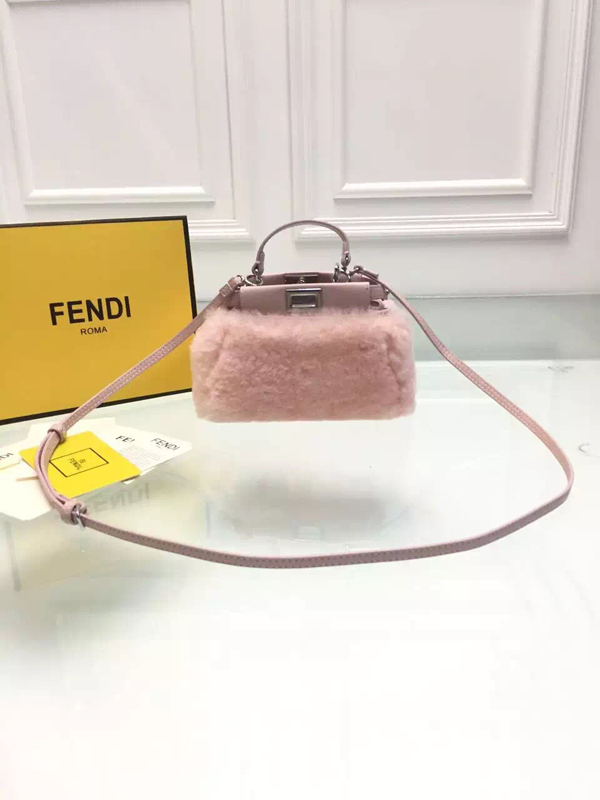 FENDI フェンディスーパーコピー ミニピーカブー ムートンバッグ/ピンク★ 8M0355_5AY_F065J