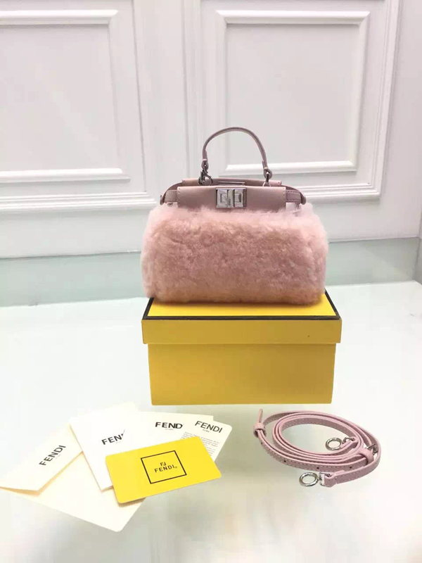 FENDI フェンディスーパーコピー ミニピーカブー ムートンバッグ/ピンク★ 8M0355_5AY_F065J