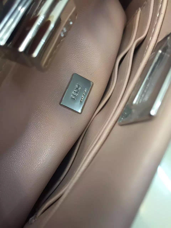 FENDI フェンディスーパーコピー ミニピーカブー ムートンバッグ/ピンク★ 8M0355_5AY_F065J