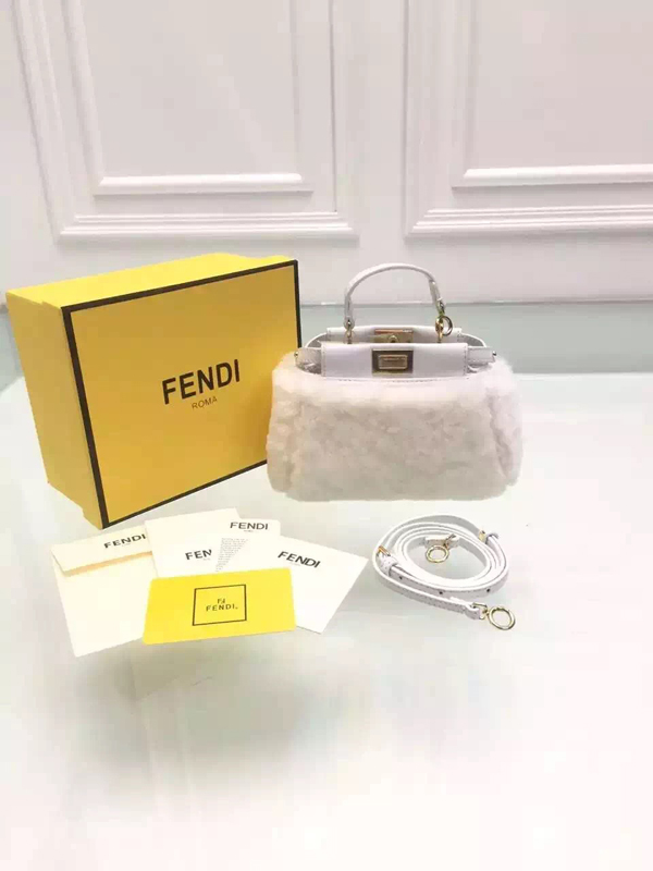 2015秋冬最新作 ■FENDIフェンディ スーパーコピー■セレブ愛用★ファーMicro Peekaboo☆White 8M0355_5AY_F065K