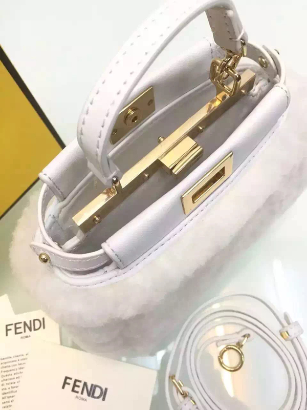 2015秋冬最新作 ■FENDIフェンディ スーパーコピー■セレブ愛用★ファーMicro Peekaboo☆White 8M0355_5AY_F065K