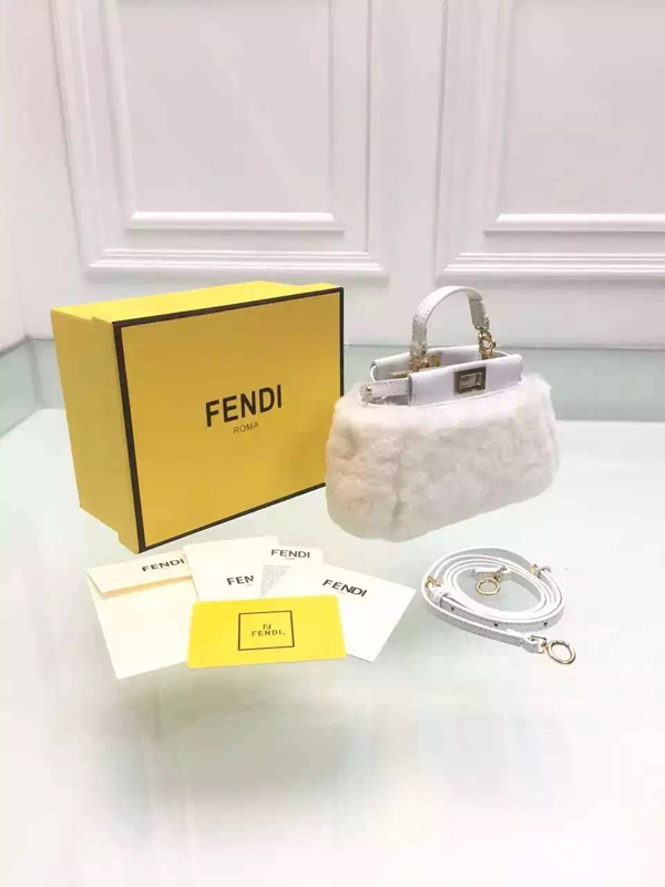 2015秋冬最新作 ■FENDIフェンディ スーパーコピー■セレブ愛用★ファーMicro Peekaboo☆White 8M0355_5AY_F065K