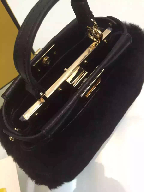 FENDI フェンディ スーパーコピー 2015秋冬最新作 早くも品薄ファーマイクロピーカブー/ブラック 8M0355_5AY_F0KUR