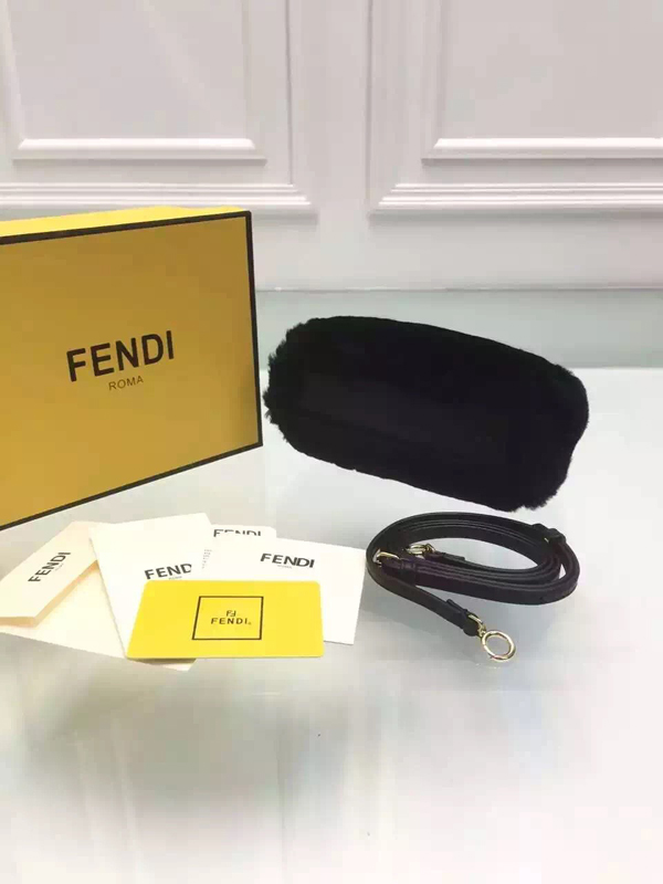 FENDI フェンディ スーパーコピー 2015秋冬最新作 早くも品薄ファーマイクロピーカブー/ブラック 8M0355_5AY_F0KUR