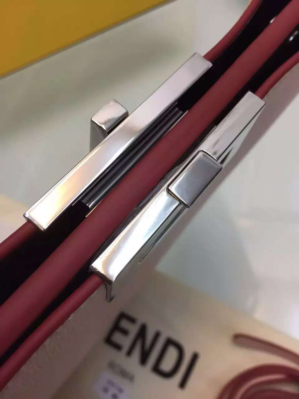 2016新作 FENDI フェンディ スーパーコピー PEEKABOO クラッチ 8BP1025AWF0659