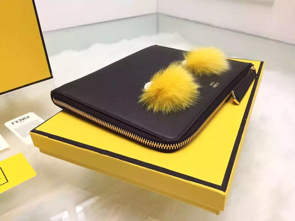 2015新作 FENDI フェンディ スーパーコピー キュートなモンスター クラッチバッグ ブラック