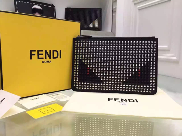 Safari掲載 2015新作 FENDI フェンディ スーパーコピー バッグバグズクラッチバッグ