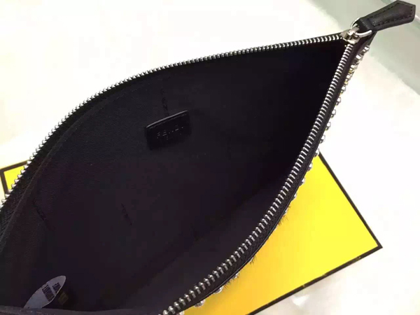 SENSE掲載 新作 FENDI フェンディ スーパーコピー バッグバグズスタッズクラッチ