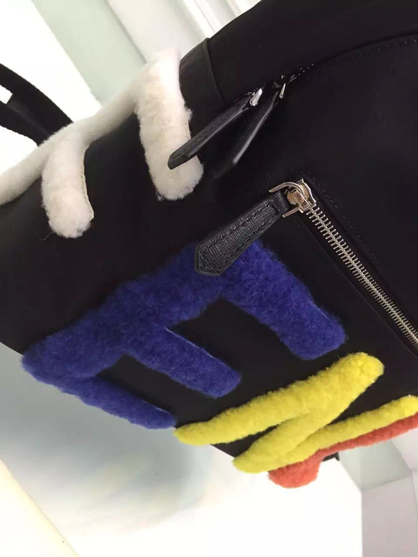 2016秋冬最新作 FENDI フェンディ スーパーコピー【7VZ012 2WP】ZAINO STONDATO NYLON 大き目モコモコ文字が可愛すぎBlack