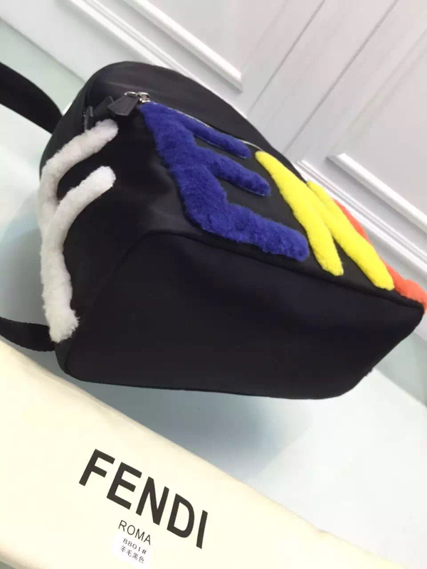 2016秋冬最新作 FENDI フェンディ スーパーコピー【7VZ012 2WP】ZAINO STONDATO NYLON 大き目モコモコ文字が可愛すぎBlack