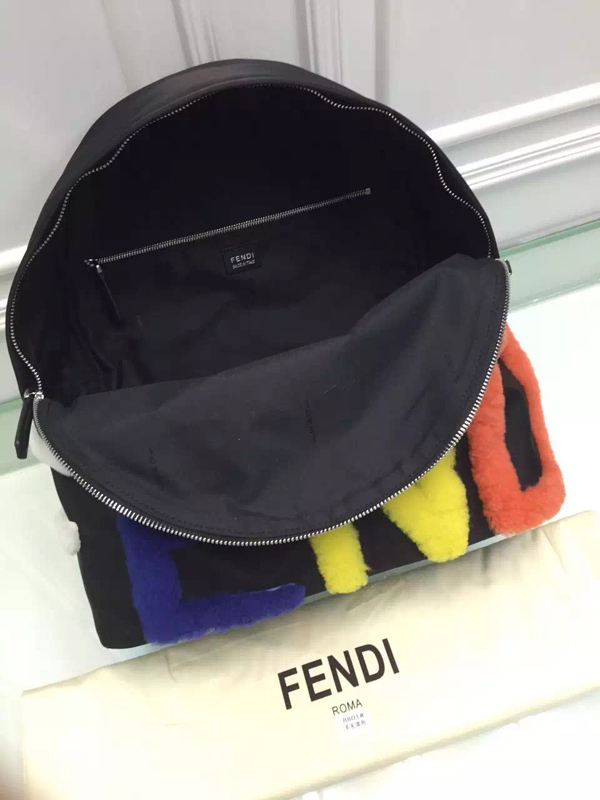 2016秋冬最新作 FENDI フェンディ スーパーコピー【7VZ012 2WP】ZAINO STONDATO NYLON 大き目モコモコ文字が可愛すぎBlack