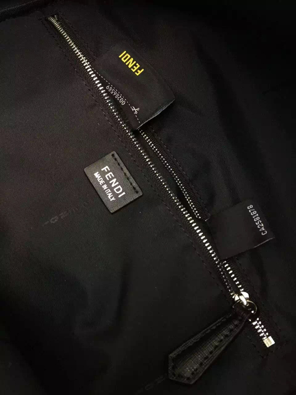 2016秋冬最新作 FENDI フェンディ スーパーコピー【7VZ012 2WP】ZAINO STONDATO NYLON 大き目モコモコ文字が可愛すぎBlack
