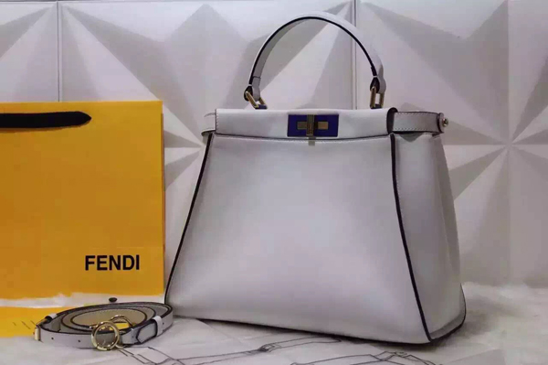 2016AW FENDI フェンディ スーパーコピー ピーカブーミディアムレザートート