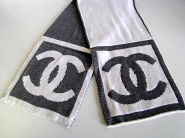 入手困難品!! シャネル【CHANEL】《SPORTS》リバーシブル仕様マフラー
