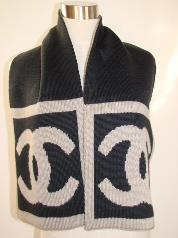 入手困難品!! シャネル【CHANEL】《SPORTS》リバーシブル仕様マフラー